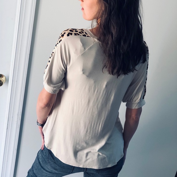 Cream Soft Short Slv Top With Leopard Print Detail - Picture 5 of 5